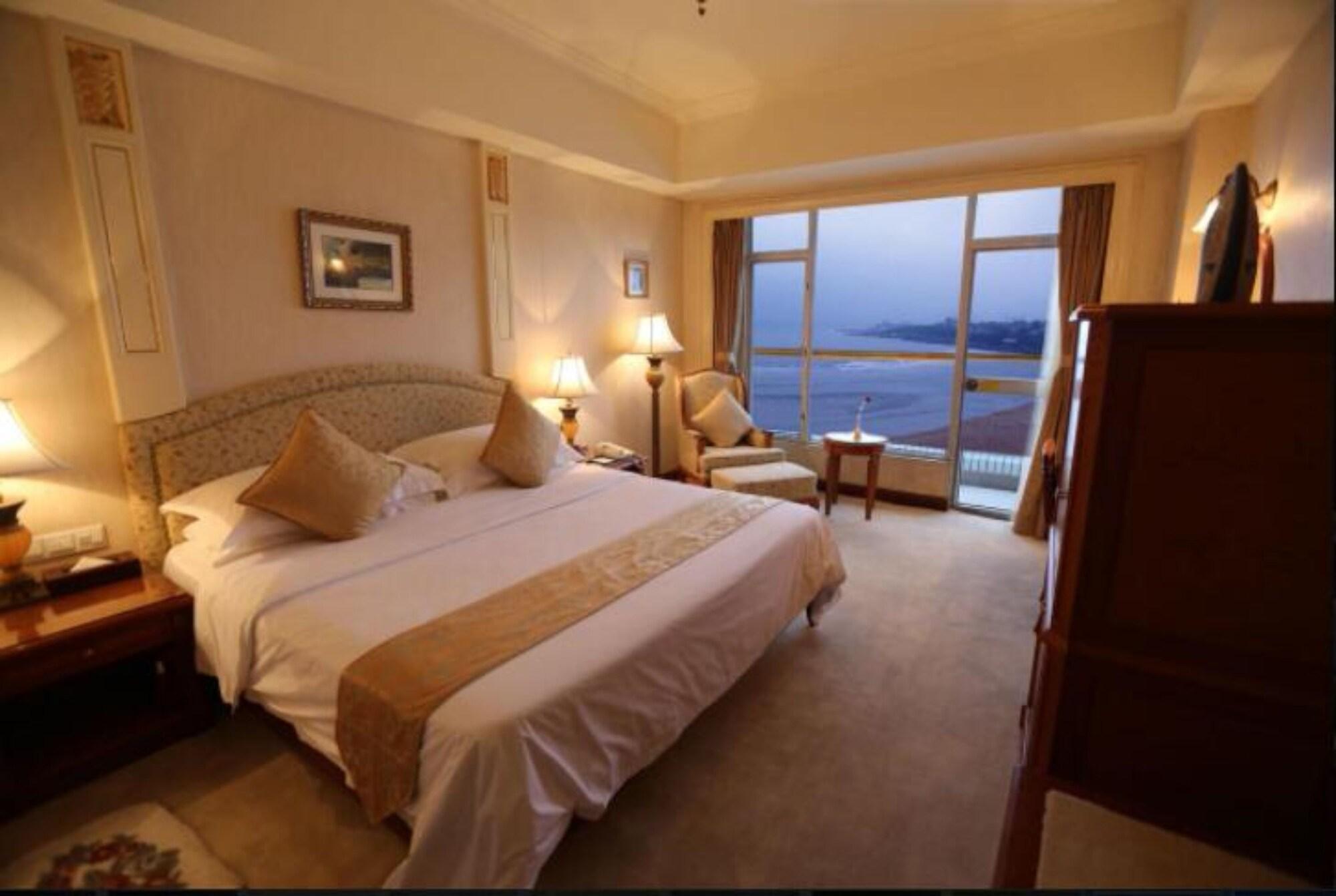 Huiquan Dynasty Hotel Qingdao Exteriör bild