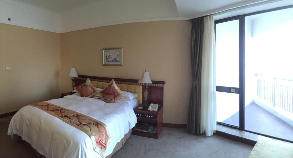Huiquan Dynasty Hotel Qingdao Exteriör bild