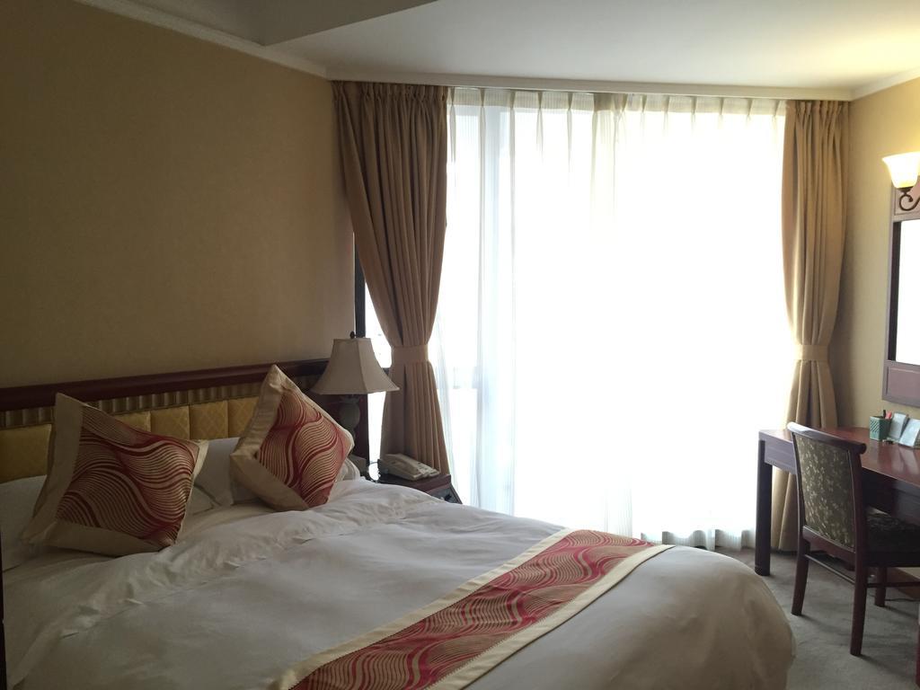 Huiquan Dynasty Hotel Qingdao Exteriör bild