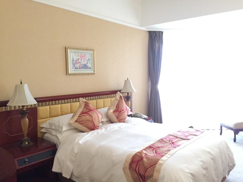 Huiquan Dynasty Hotel Qingdao Exteriör bild